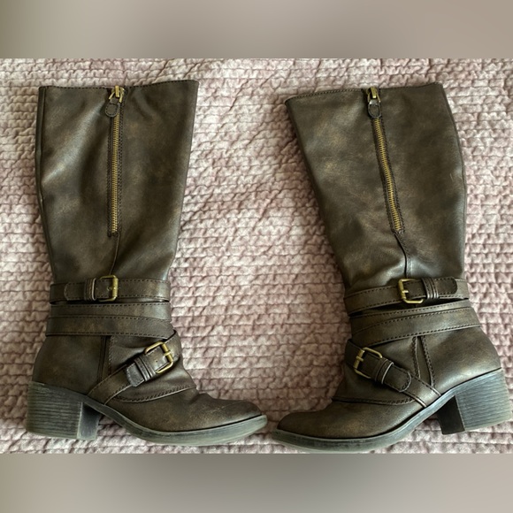 Tall Brown Boots - Picture 3 of 4